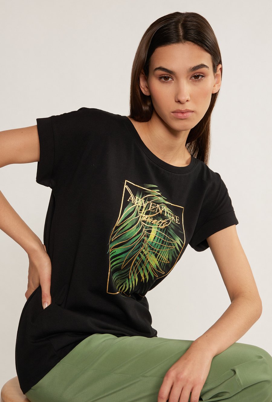 T-shirt z motywem roślinnym