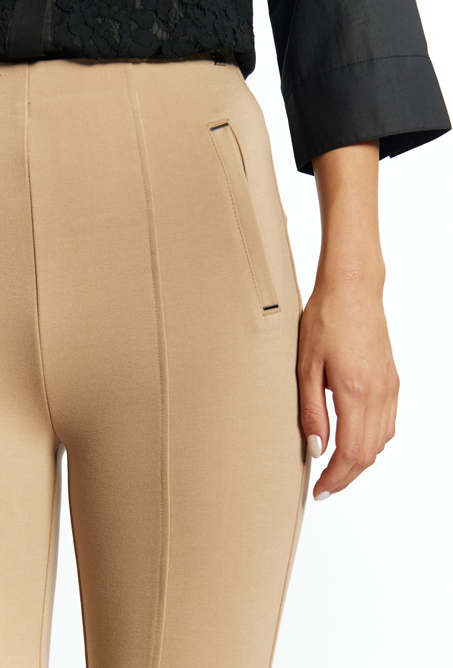 Dzianinowe legginsy damskie