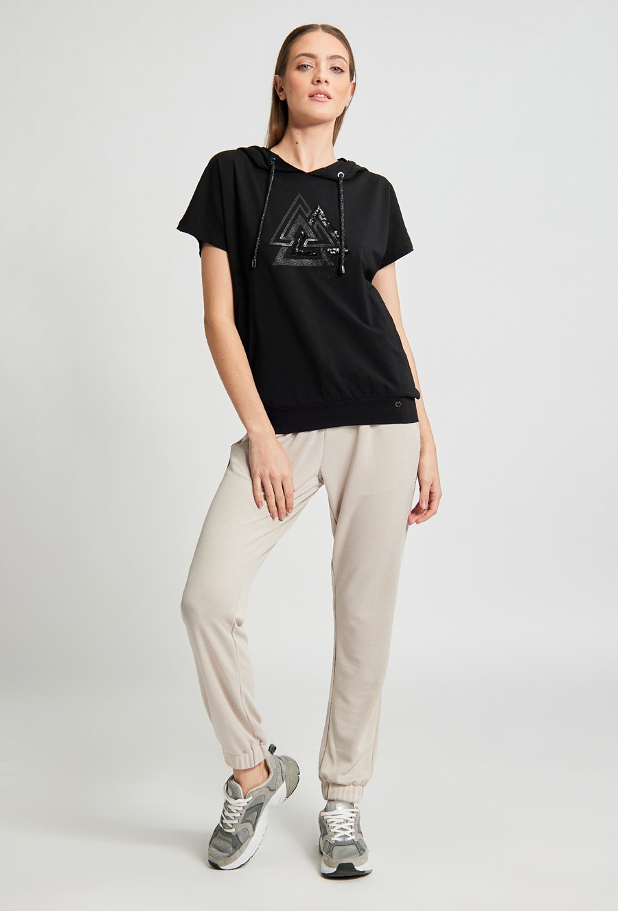 T-shirt damski z cekinowym wzorem