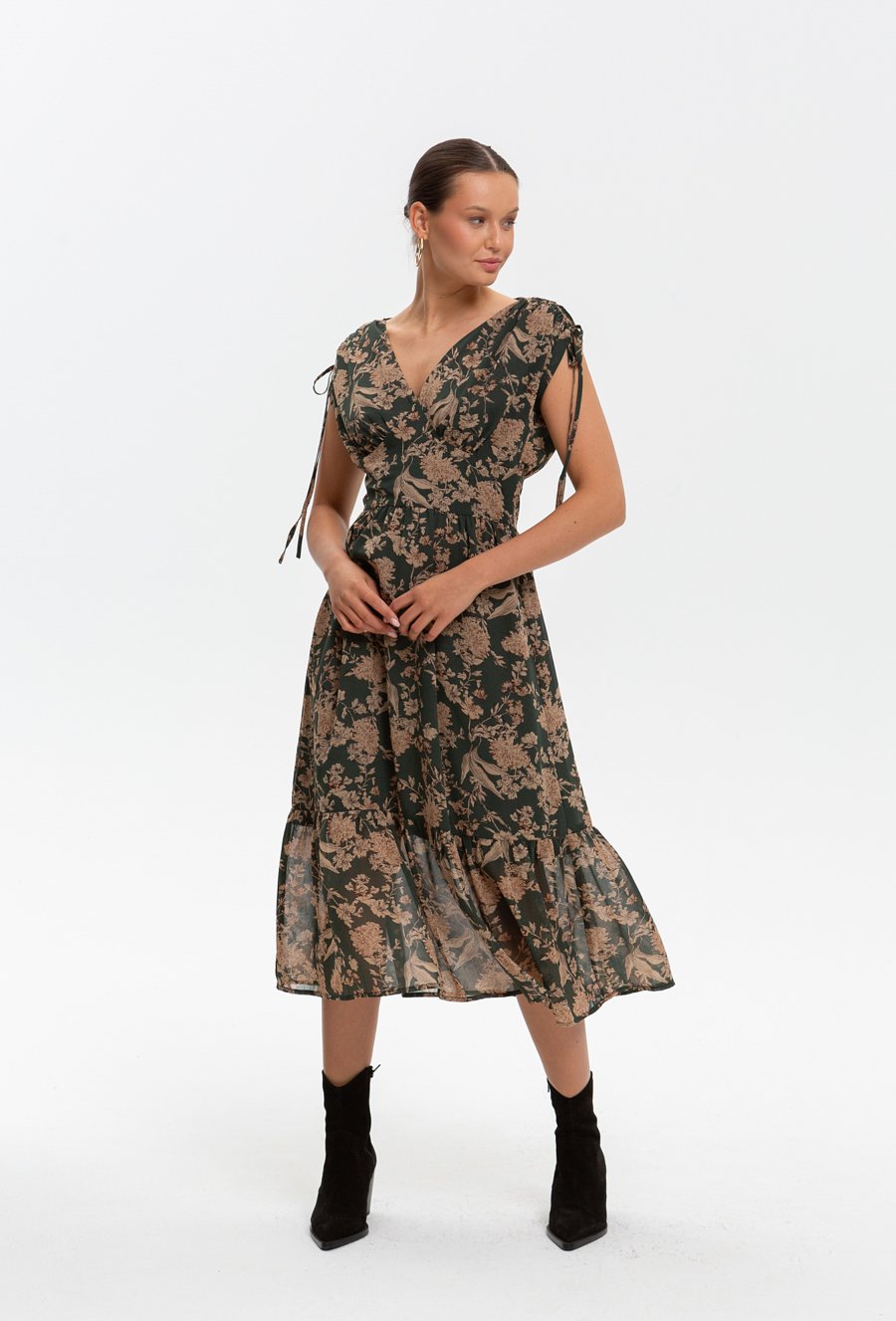 Sukienka w kwiatowy wz&oacute;r