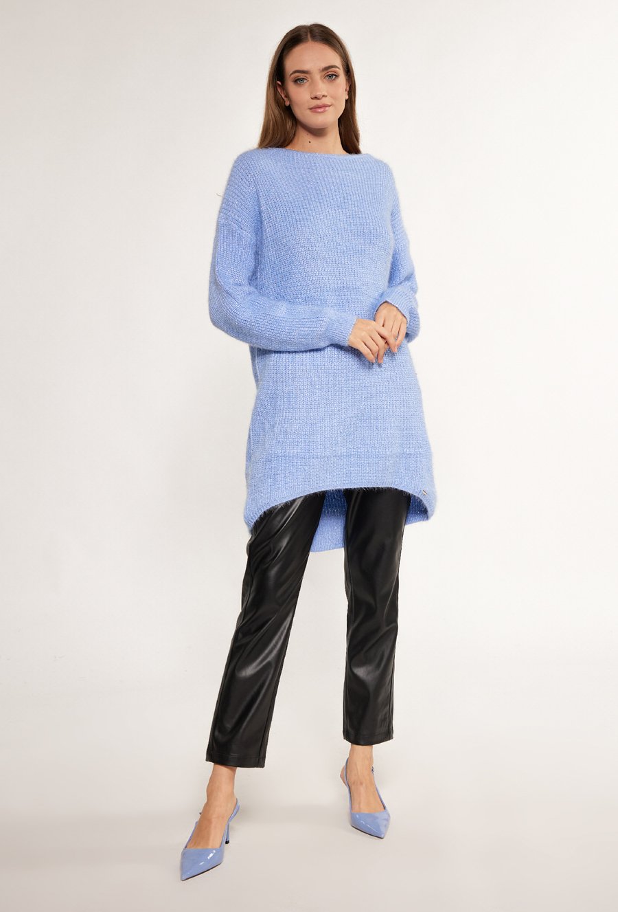 Sweter z dłuższym tyłem