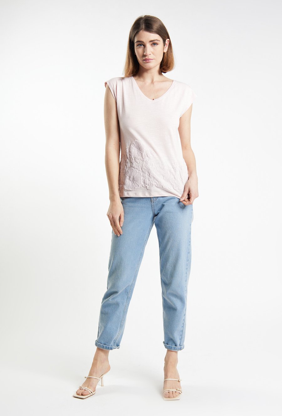 T-shirt damski z kwiecistym wzorem