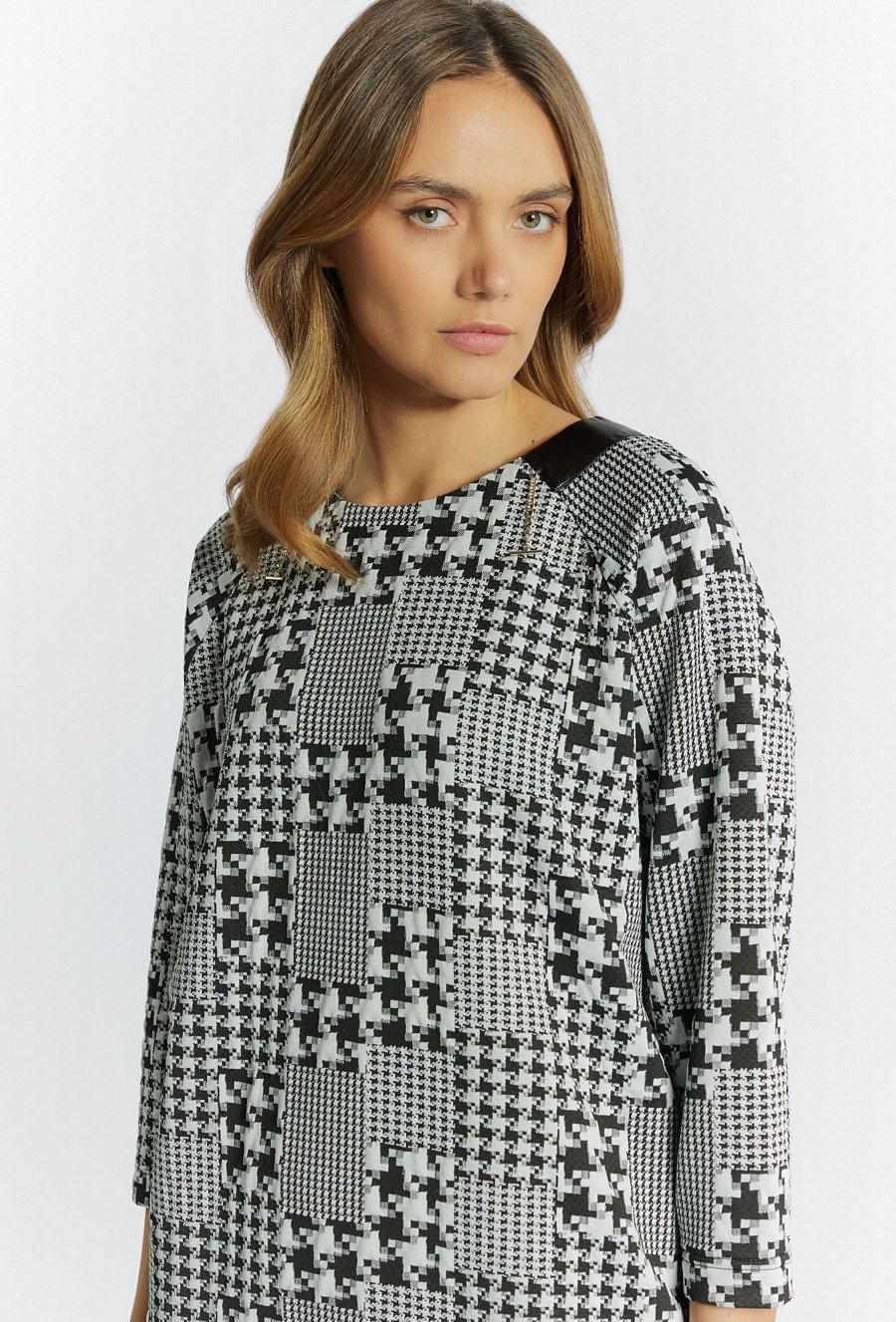 Sukienka z wzorem w pepitkę