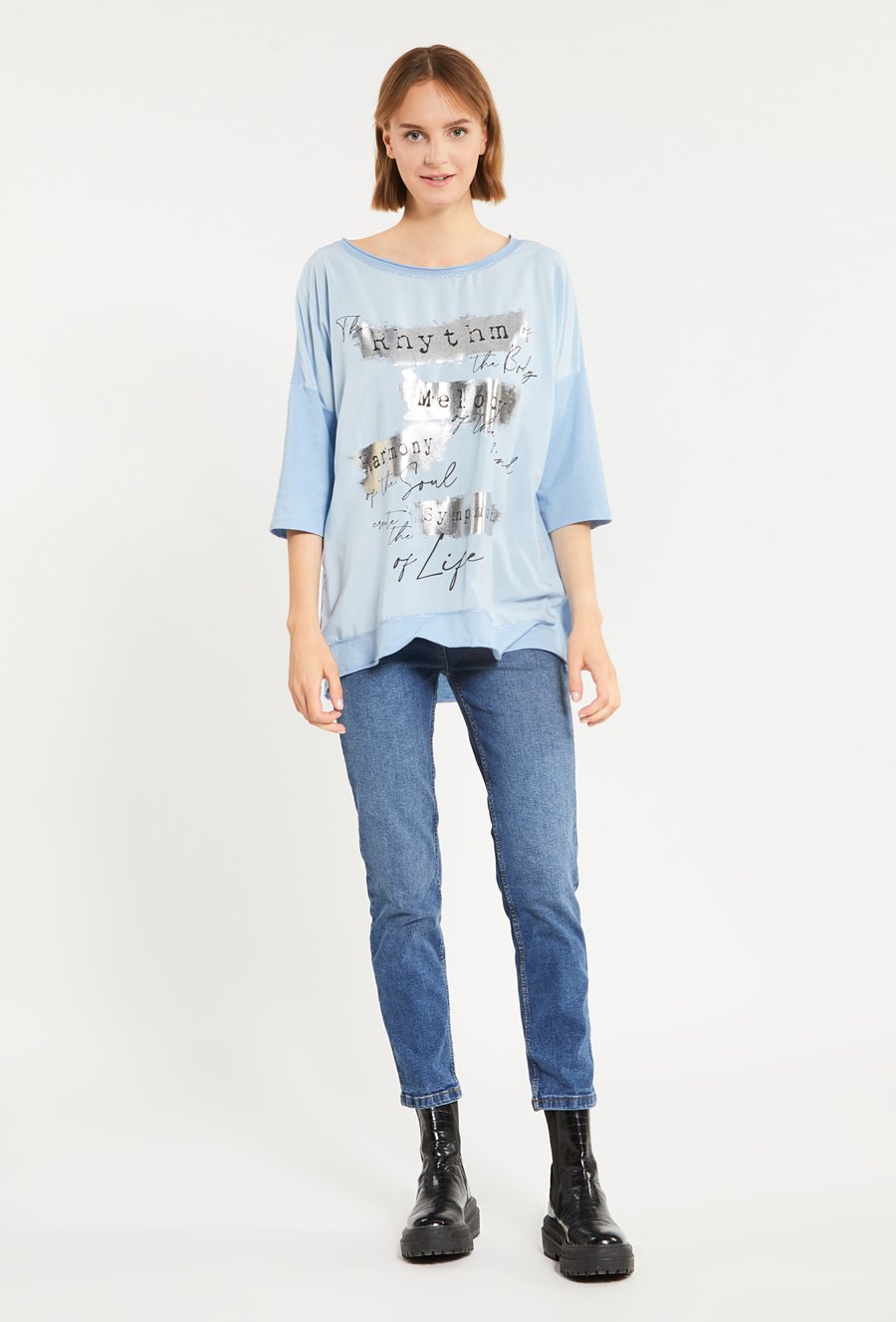 Bluzka damska z ozdobnym napisem