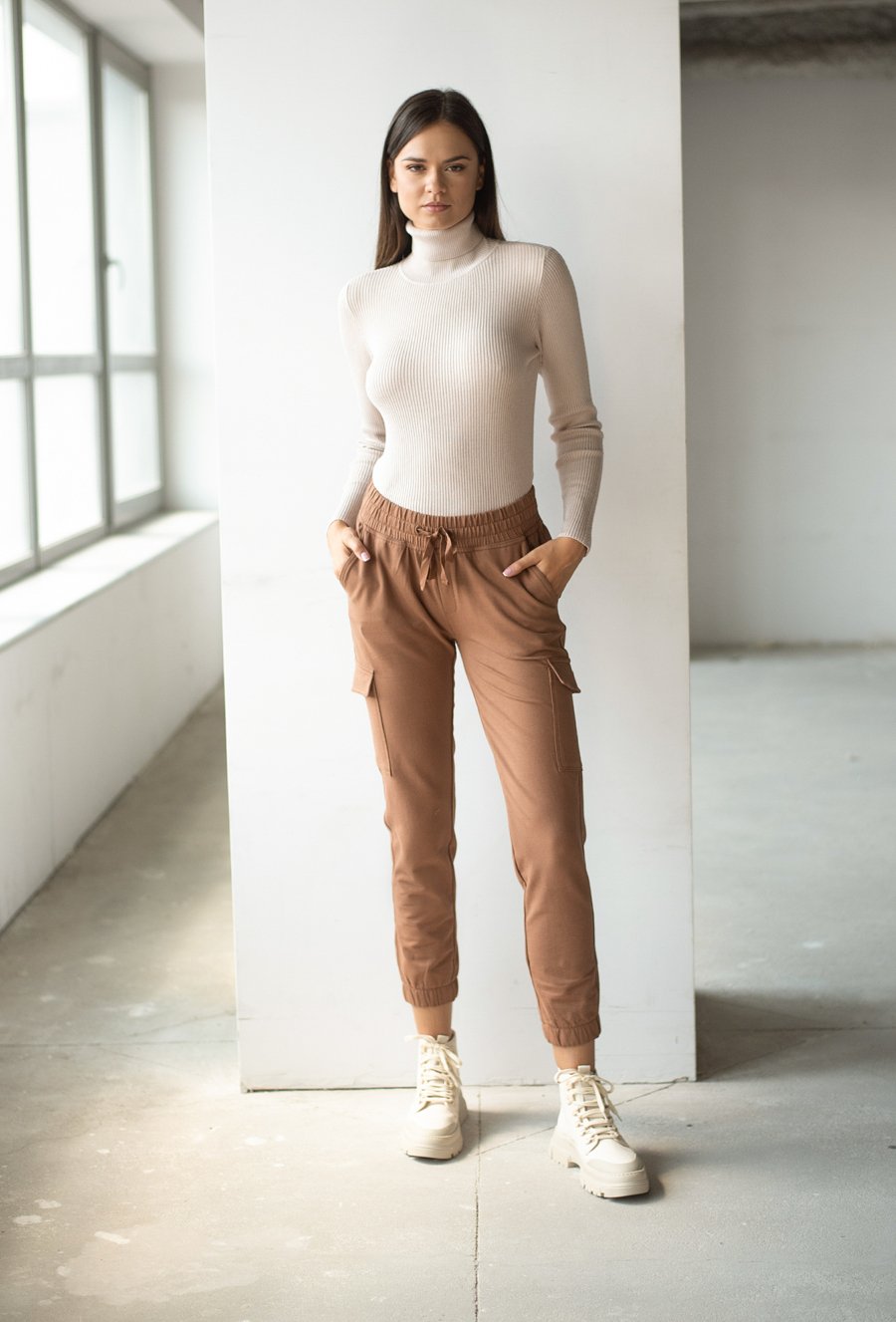 Spodnie dresowe typu cargo