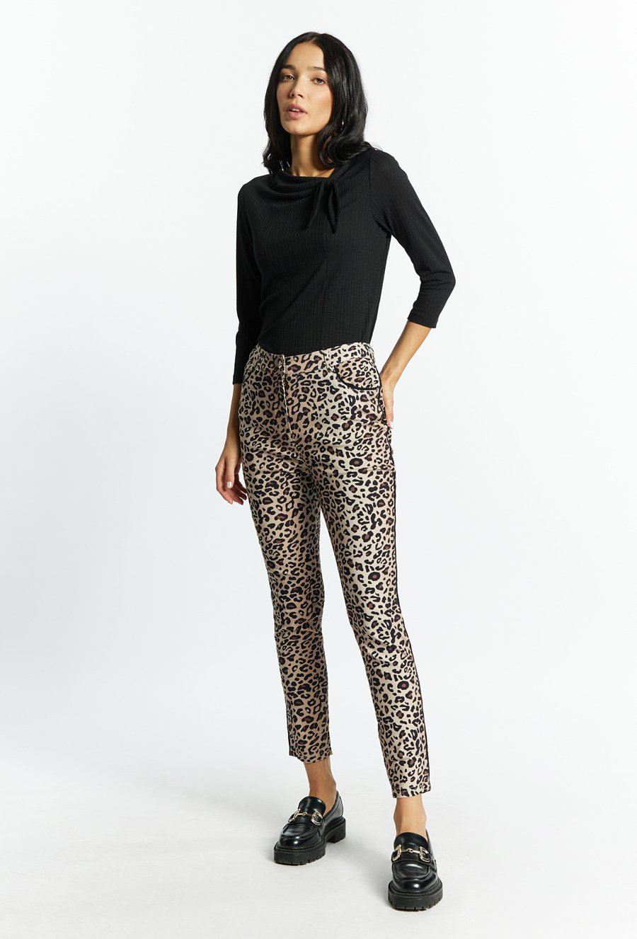 Wzorzyste spodnie damskie