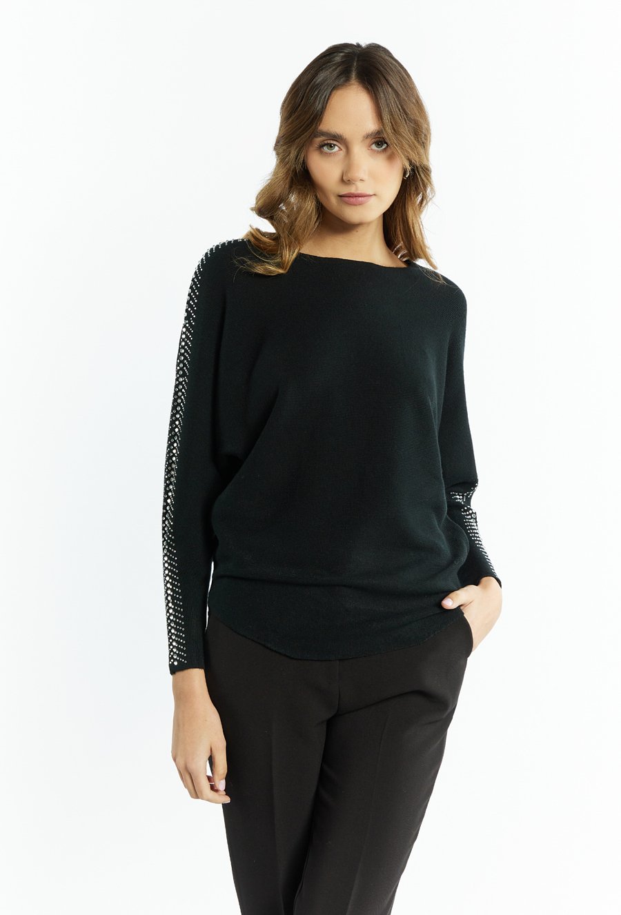 Sweter damski z dżetami na rękawach