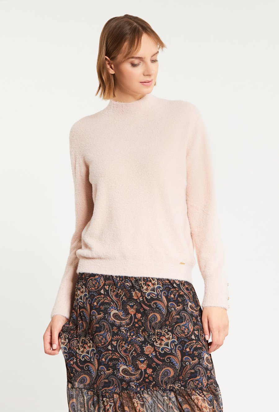 Sweter damski z aplikacją