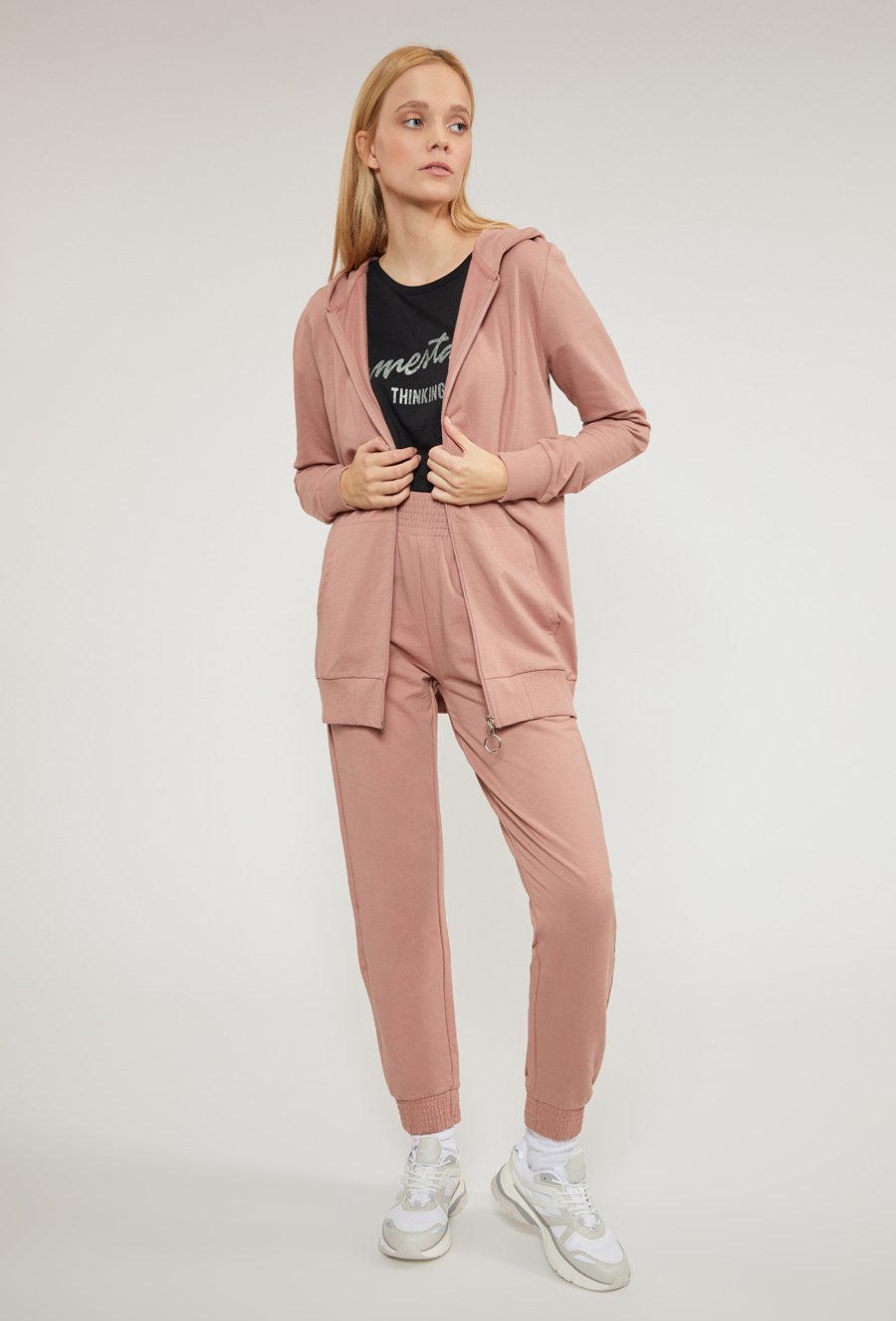 Rozpinana bluza z kapturem