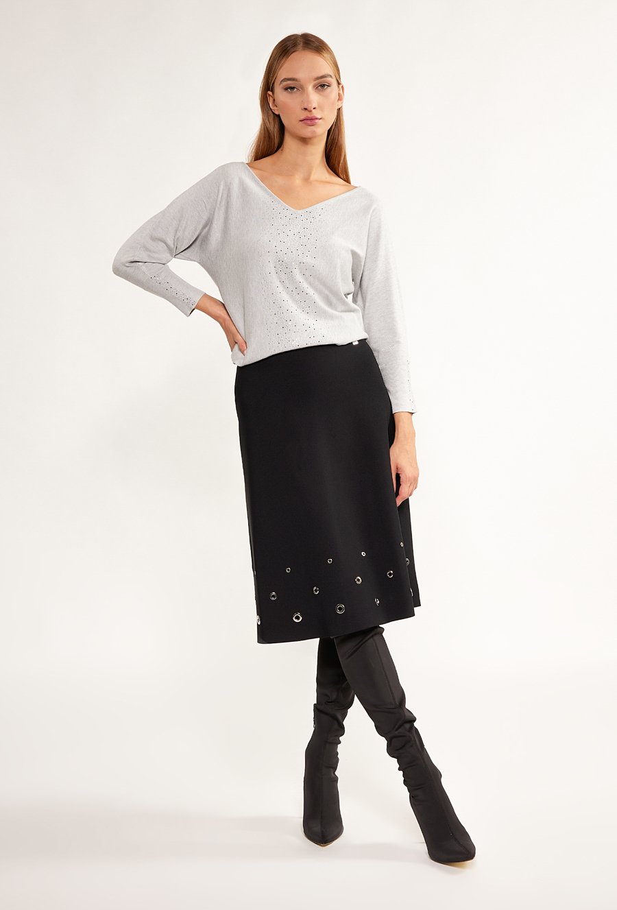 Sp&oacute;dnica damska z aplikacją