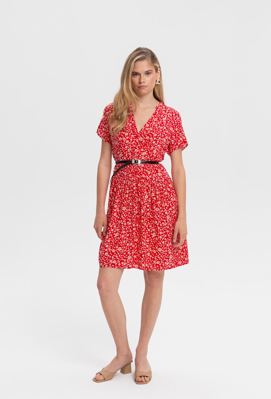 Sukienka w stokrotki