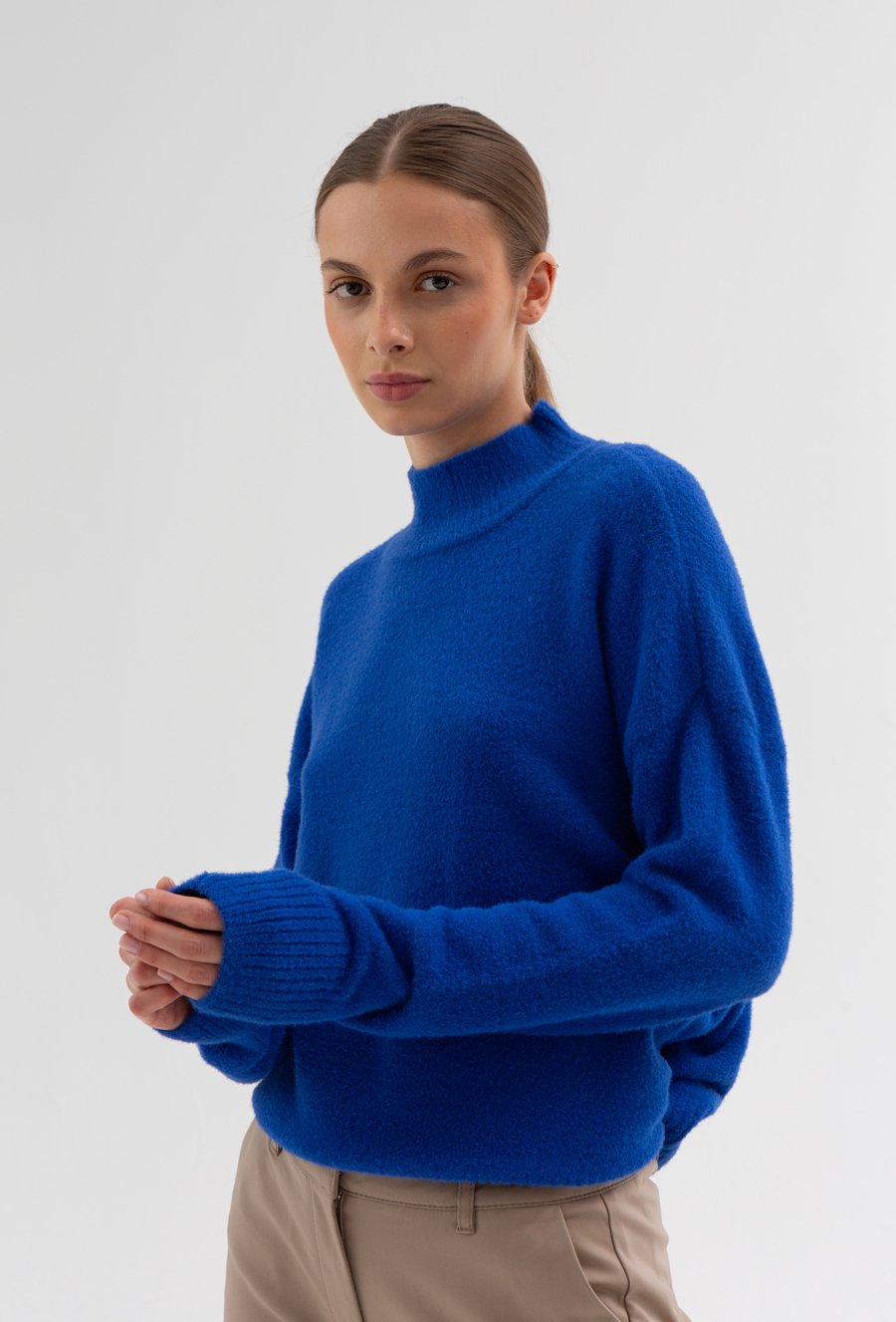 P&oacute;łgolf w kobaltowym kolorze