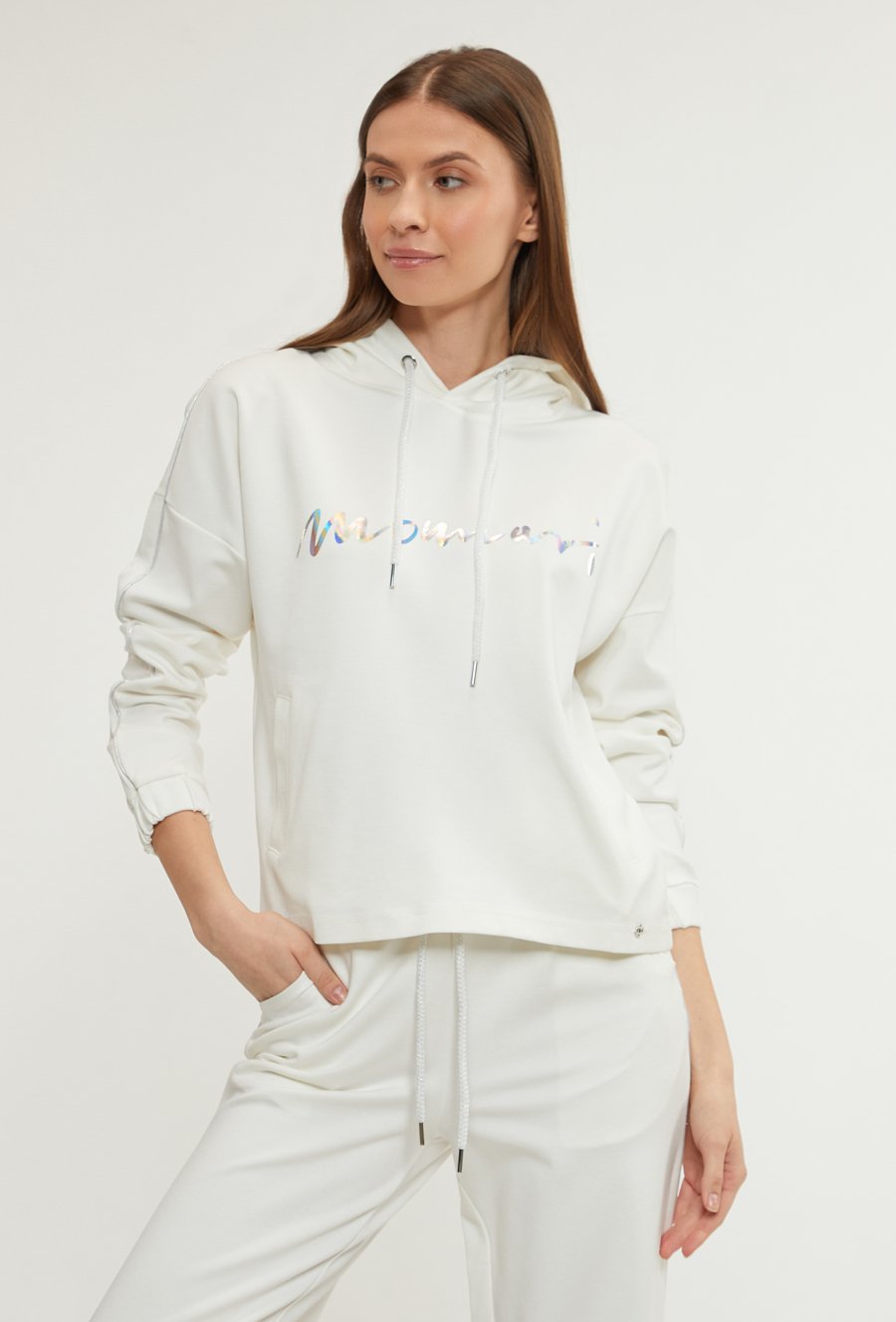 Luźna bluza z holograficznym napisem