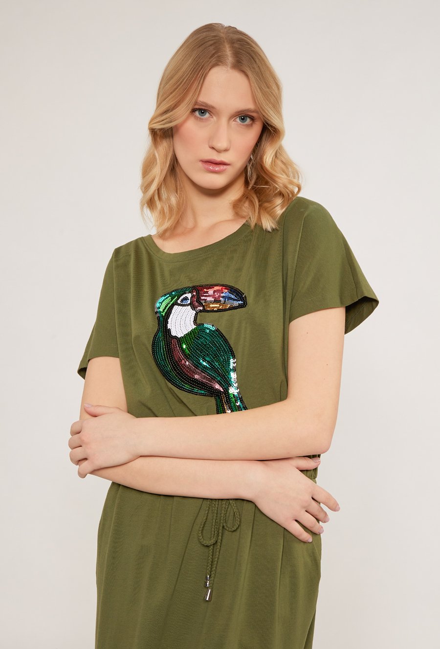 Sukienka damska z cekinowym wzorem