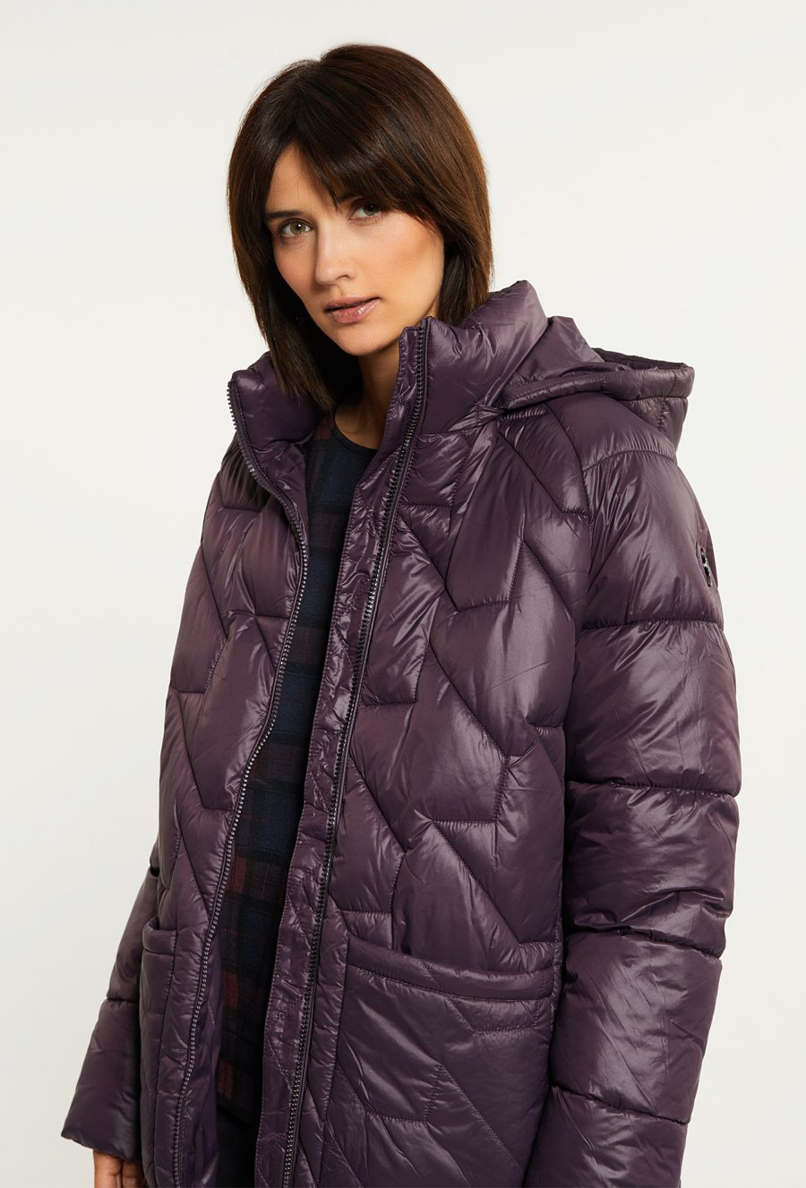 Pikowana kurtka damska z kapturem