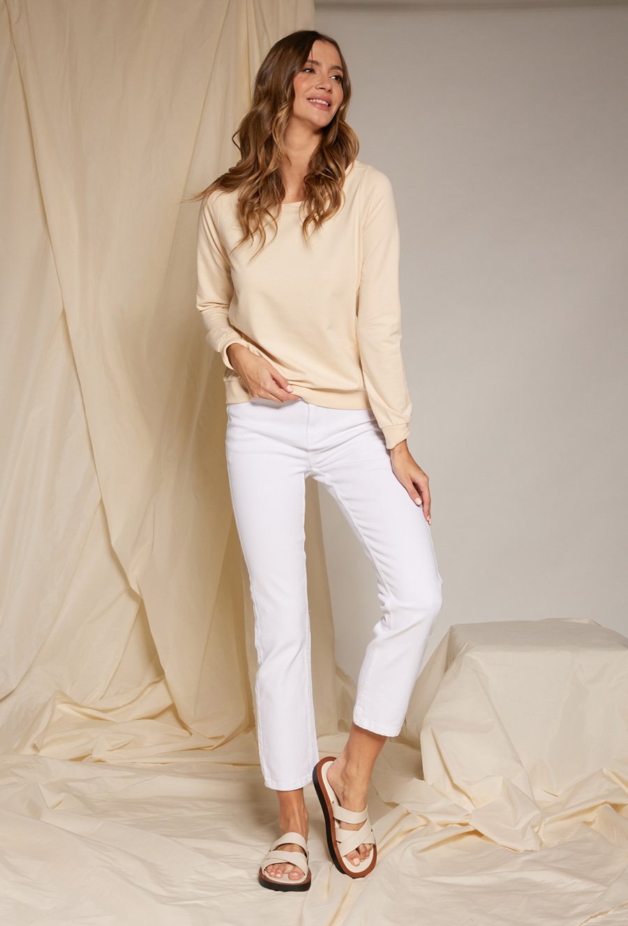 Beżowa bluza z kolekcji basic