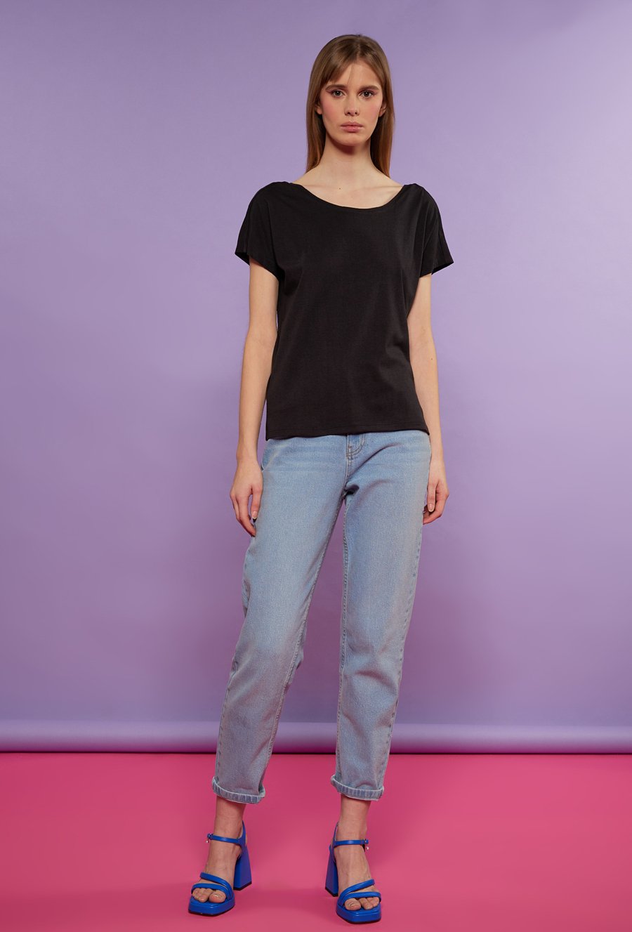 Gładki, czarny t-shirt