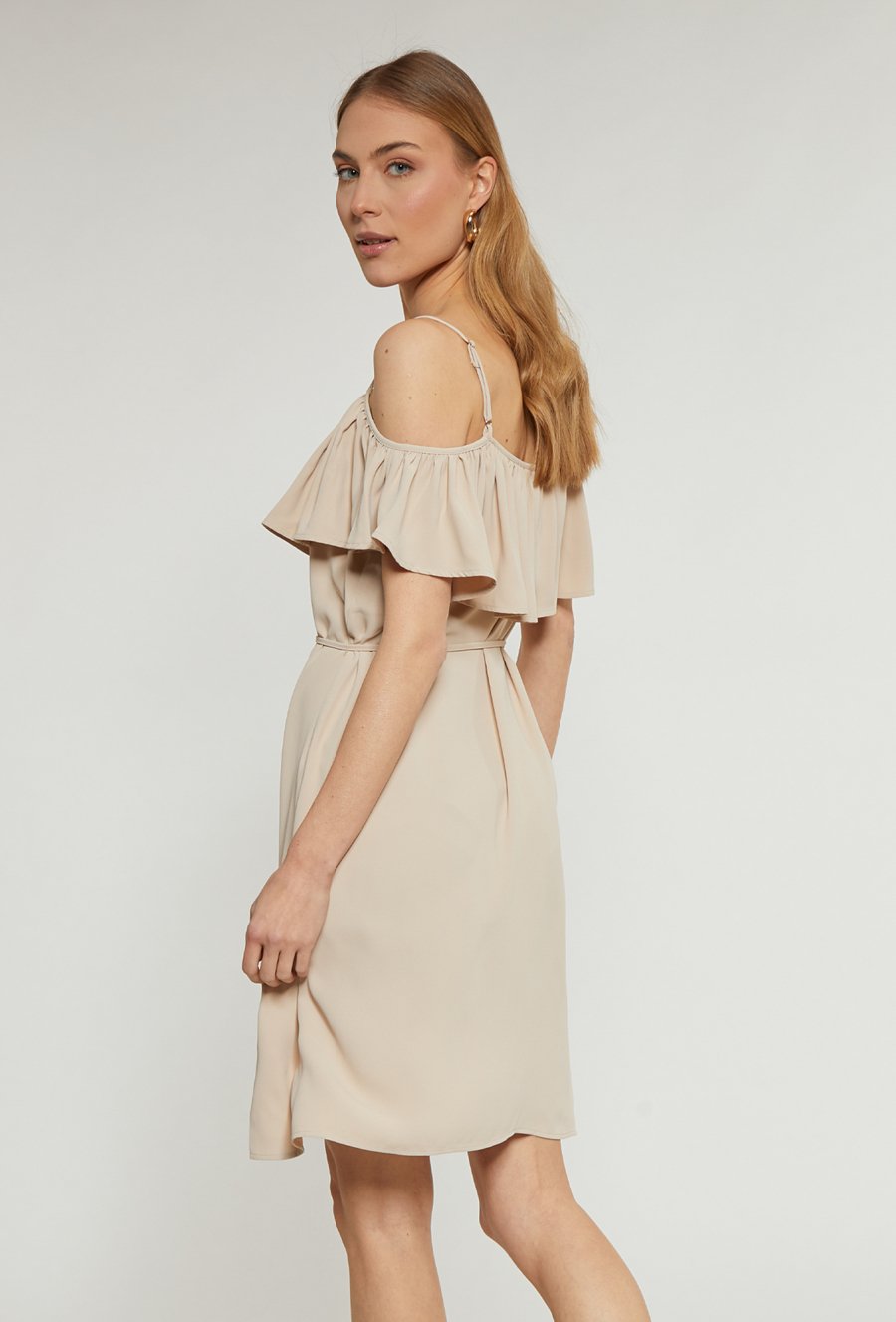 Letnia sukienka damska z falbaną