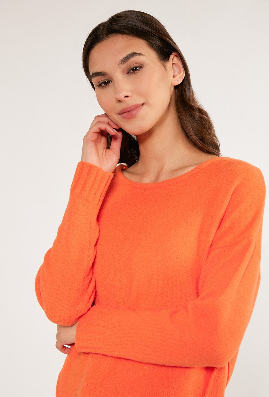 Sweter damski z miękkiego materiału