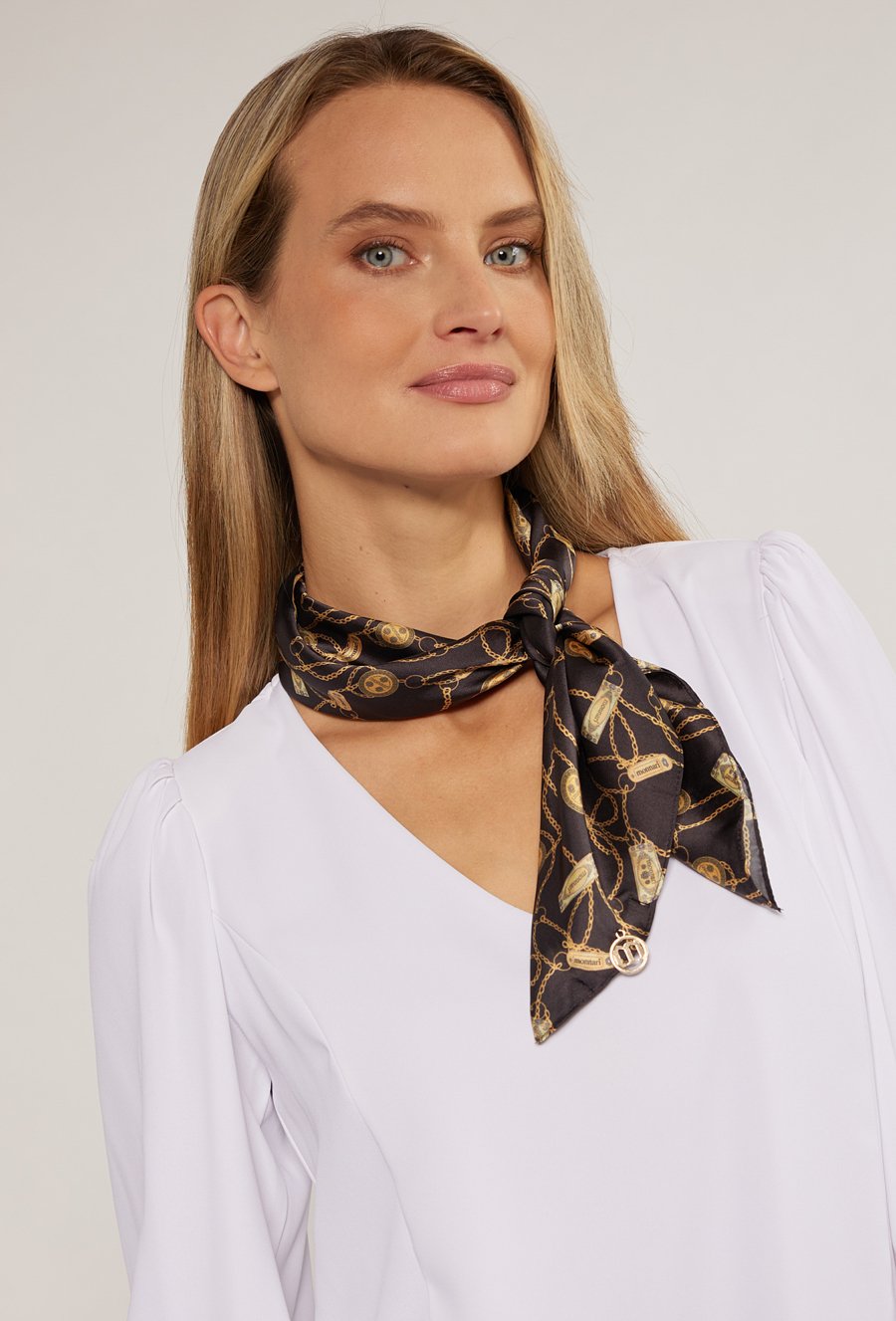 Wzorzysta apaszka damska