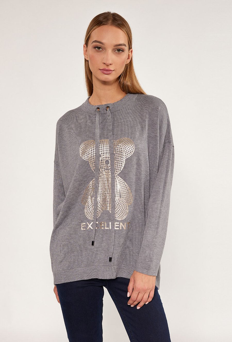 Sweter damski z ozdobnym misiem