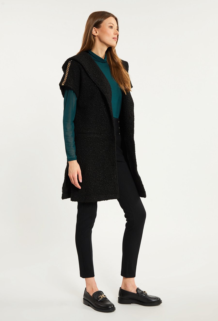 Dzianinowa kamizelka z kapturem