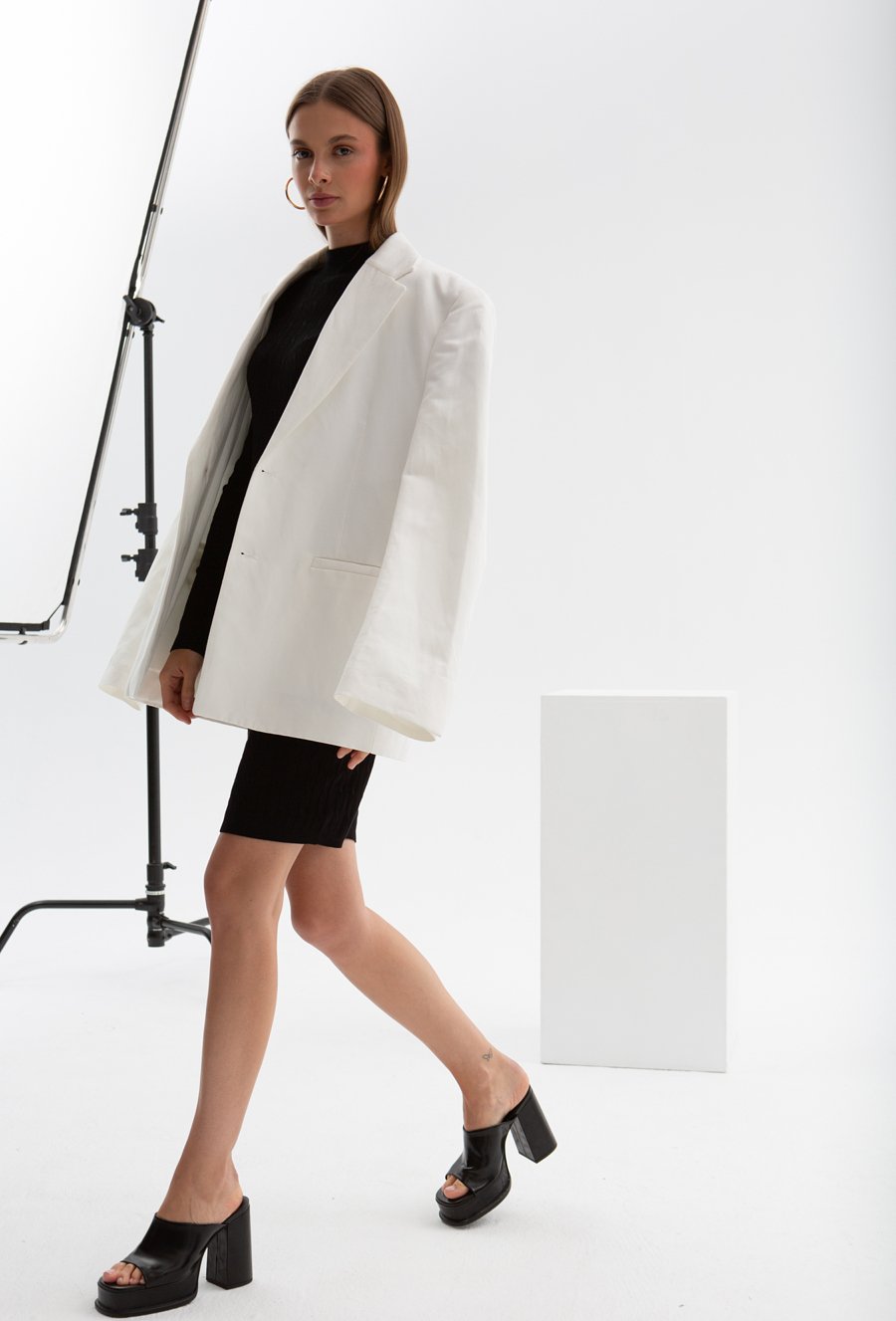 Dopasowana dzianinowa sukienka