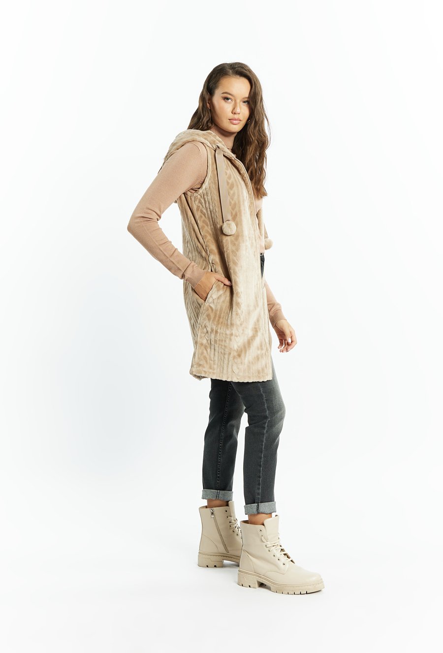 Kamizelka damska z kapturem.