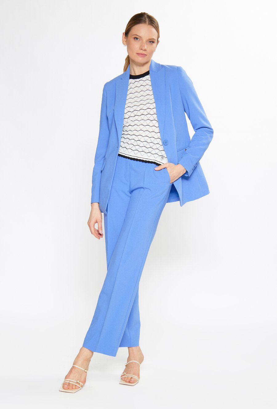 Elegancka marynarka o dłuższym kroju