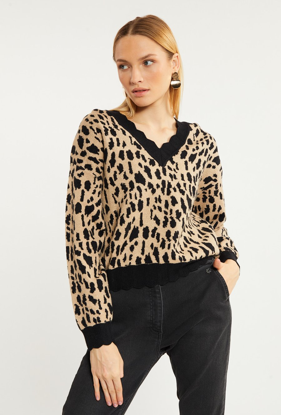 Wzorzysty sweter damski