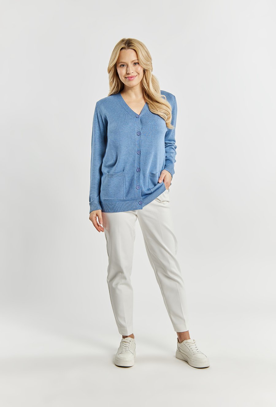 Sweter damski z kieszeniami