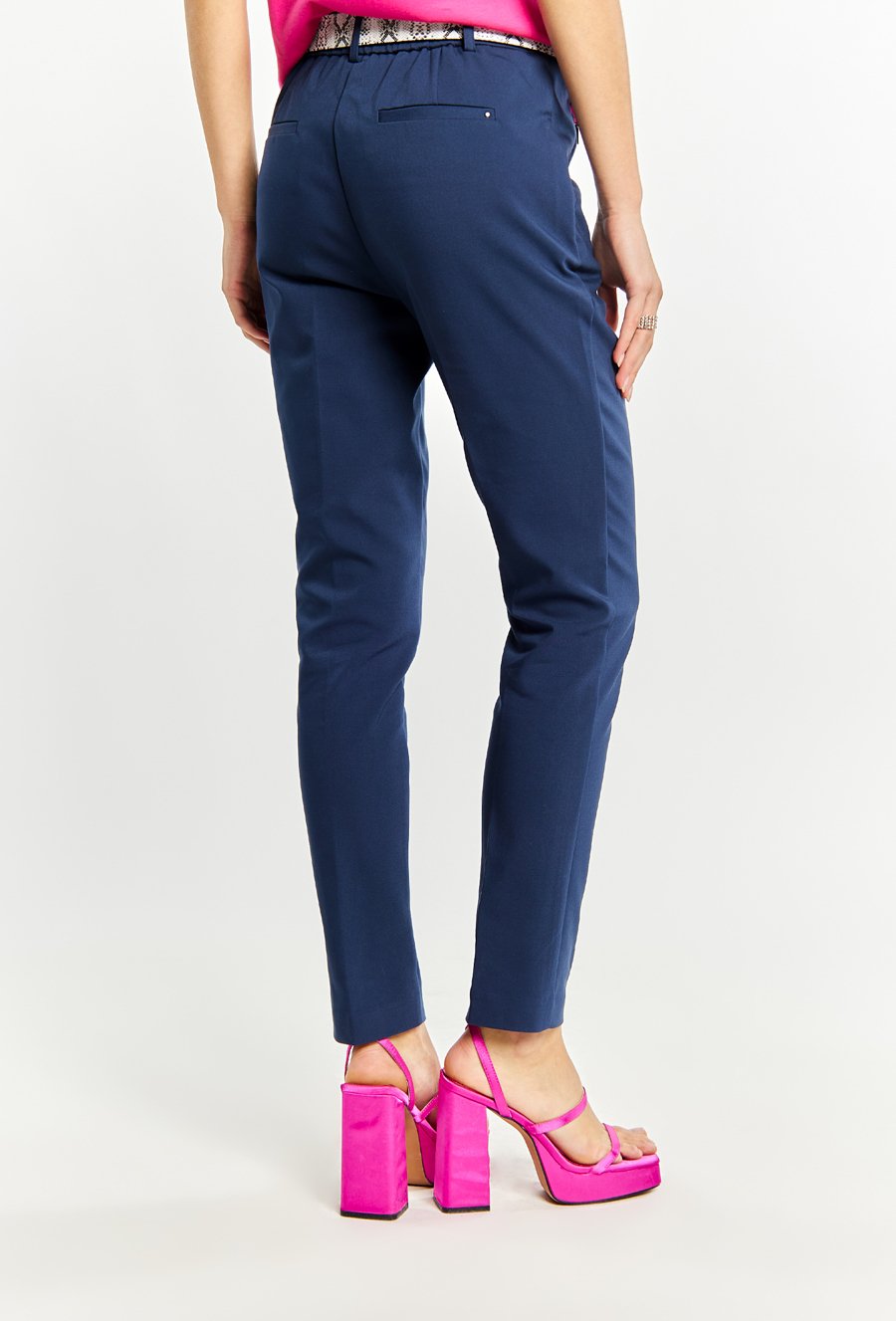 Spodnie damskie z paskiem