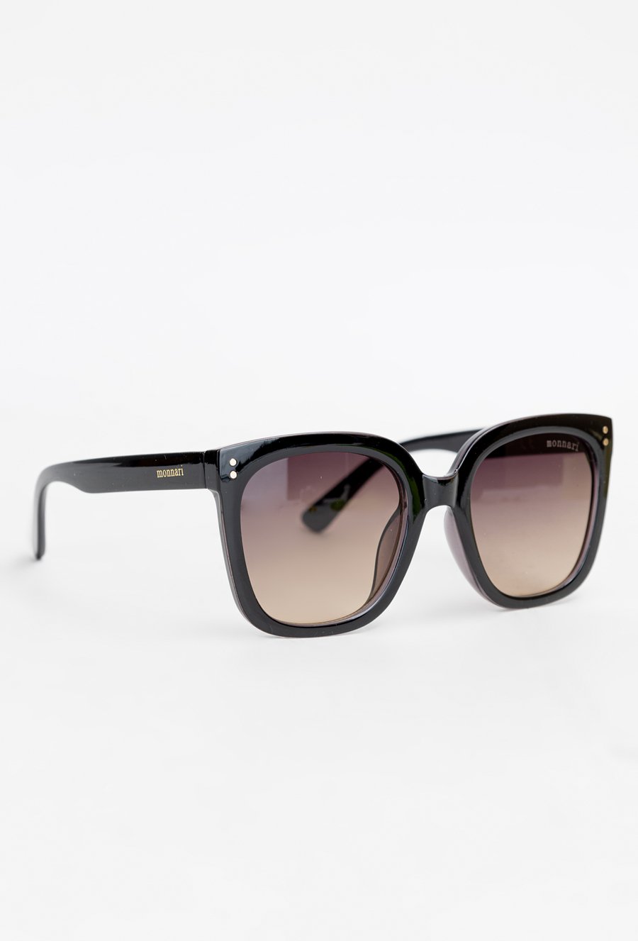 Modne okulary przeciwsłoneczne