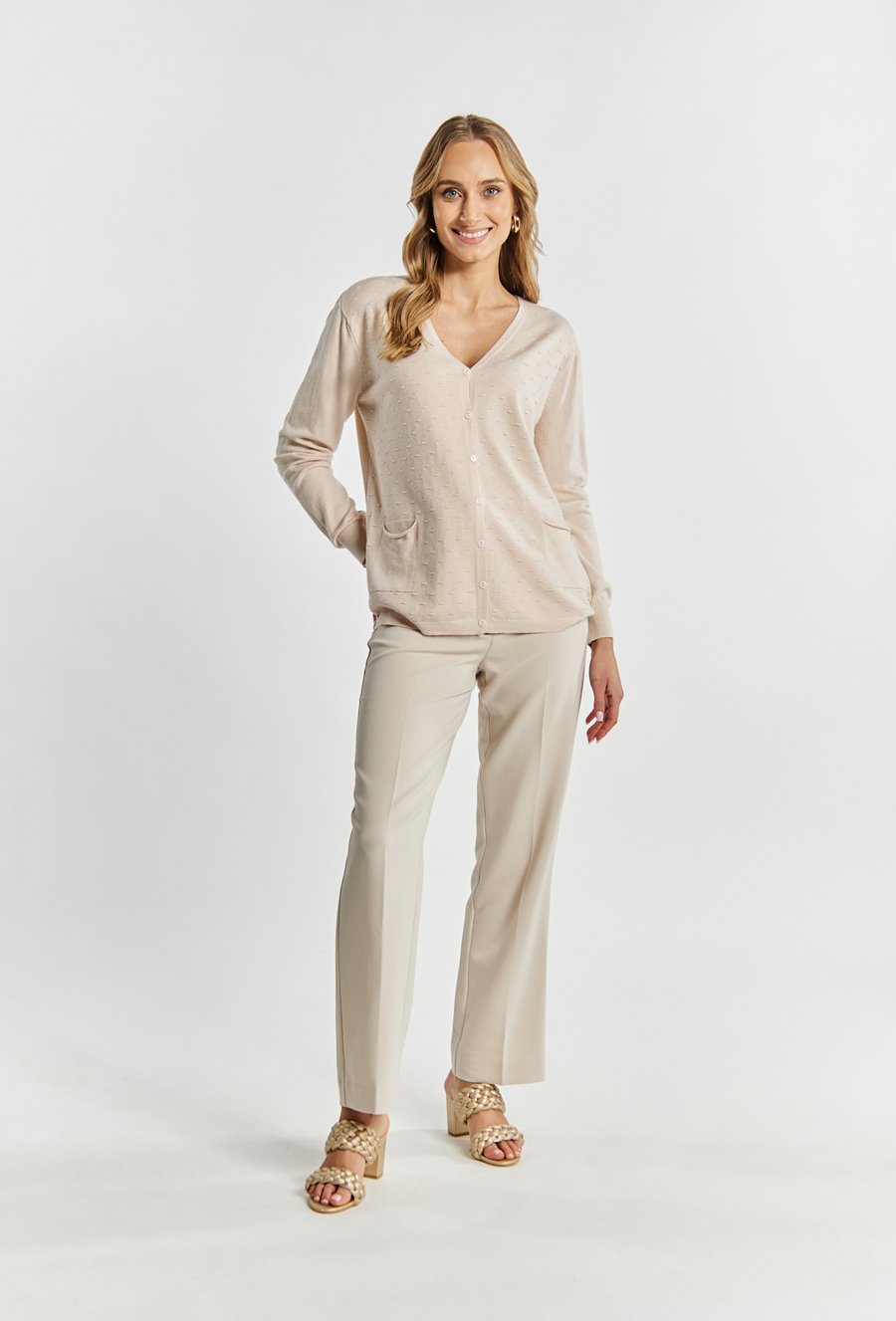 Kr&oacute;tki kardigan z domieszką wiskozy