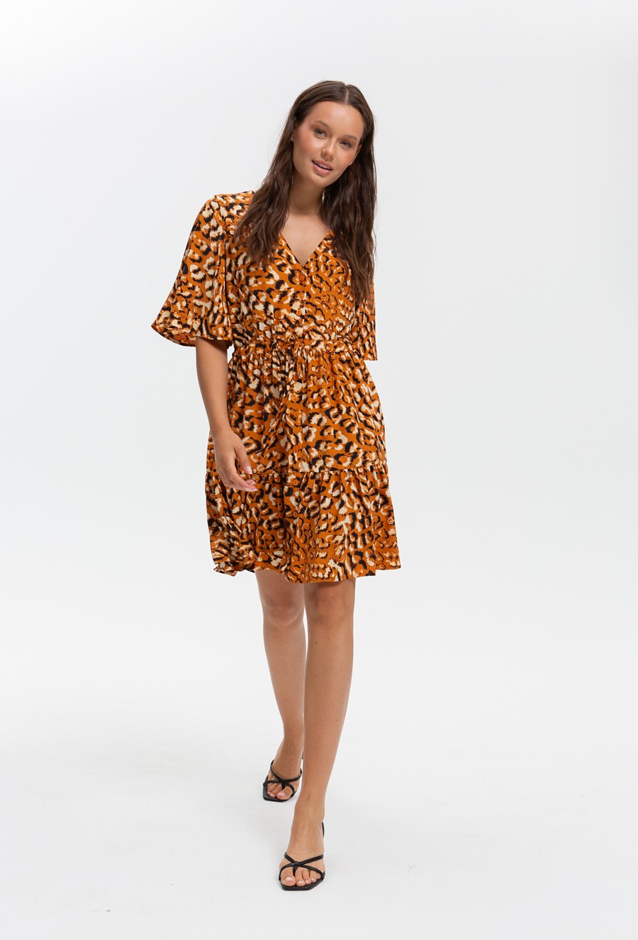 Mini sukienka z szerszym rękawem