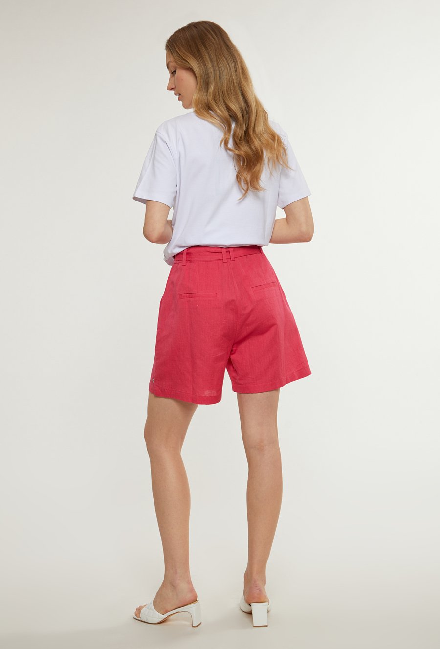 Materiałowe szorty damskie