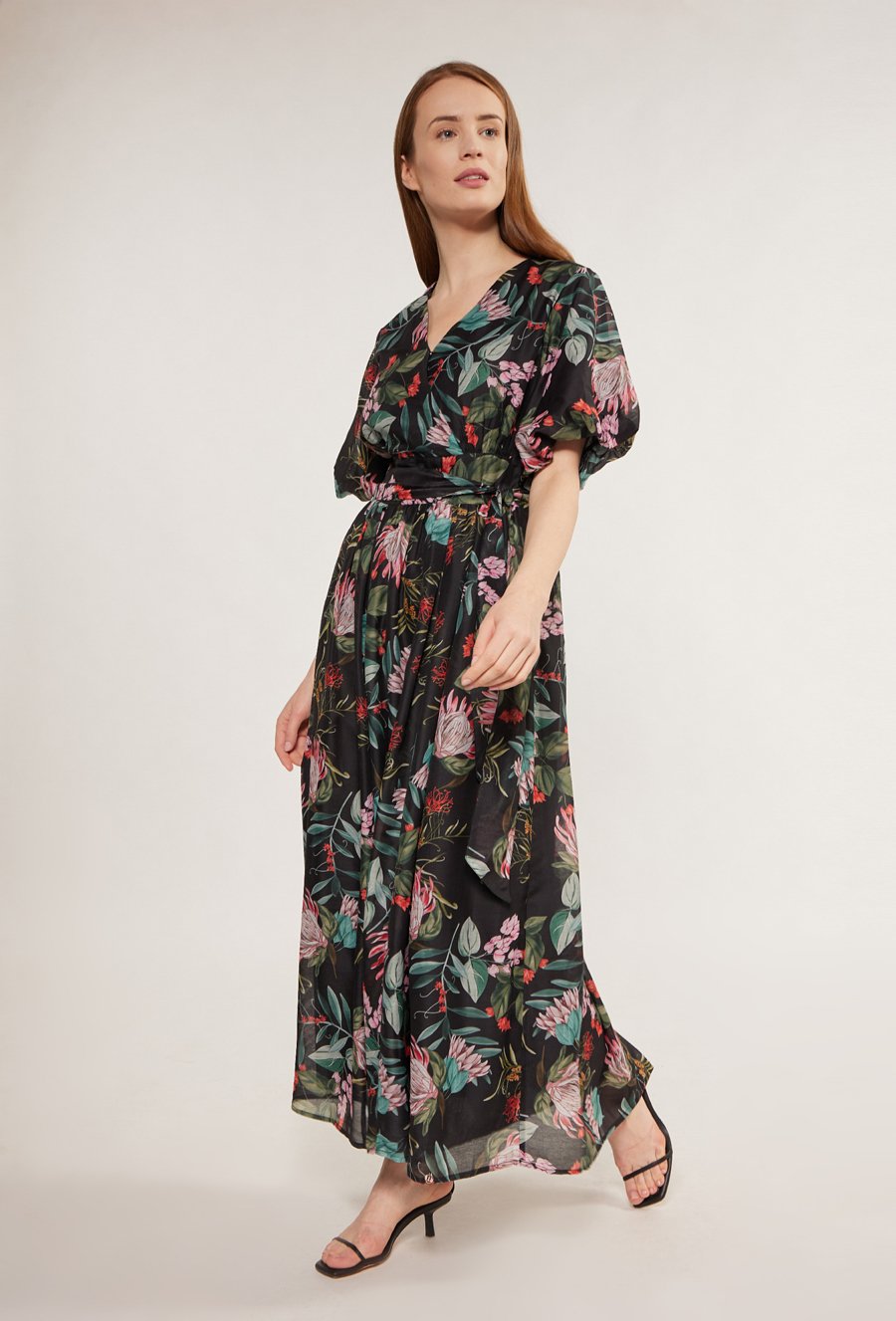 Wzorzysta sukienka maxi