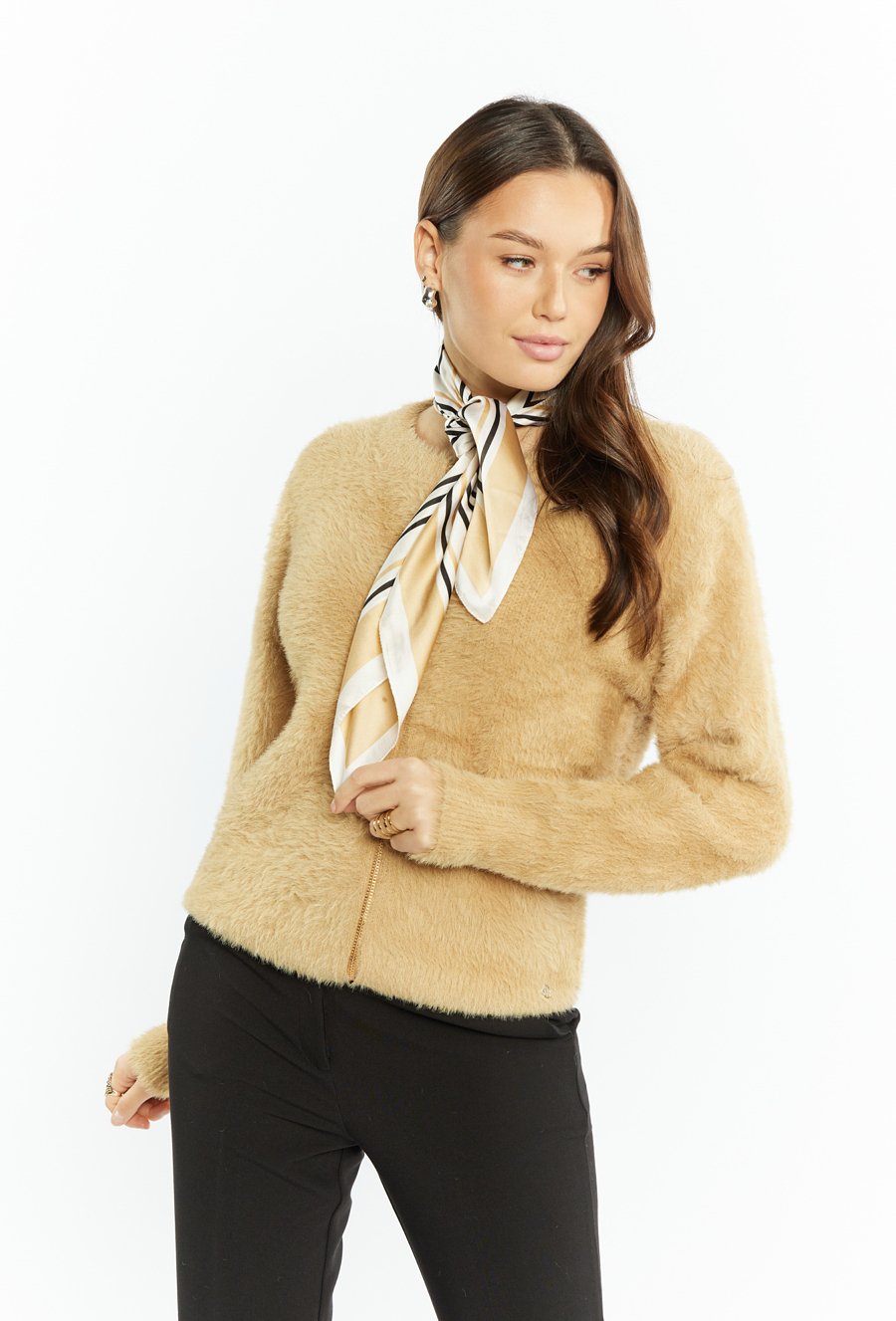 Sweter damski zapinany na suwak