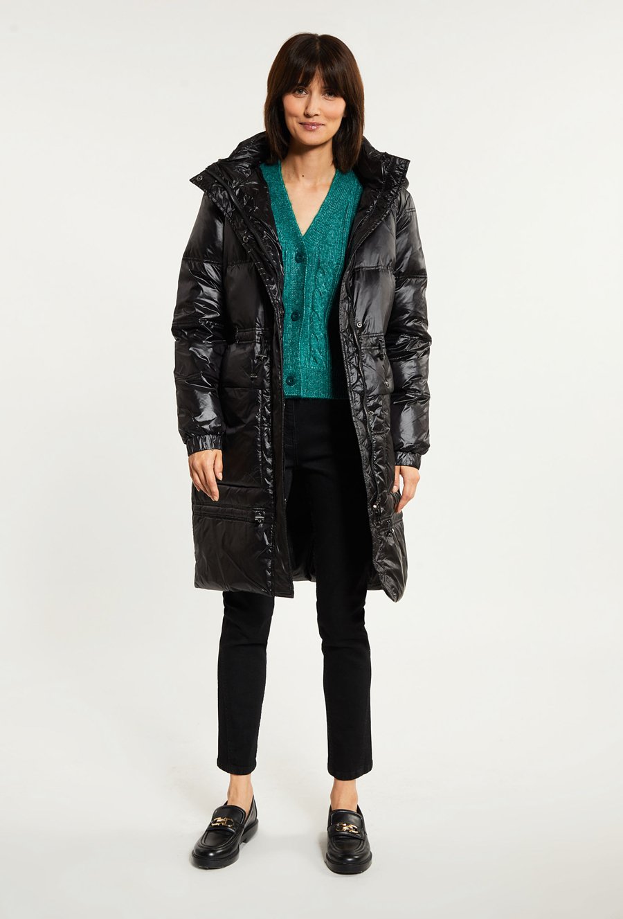 Puchowy płaszcz damski z kapturem