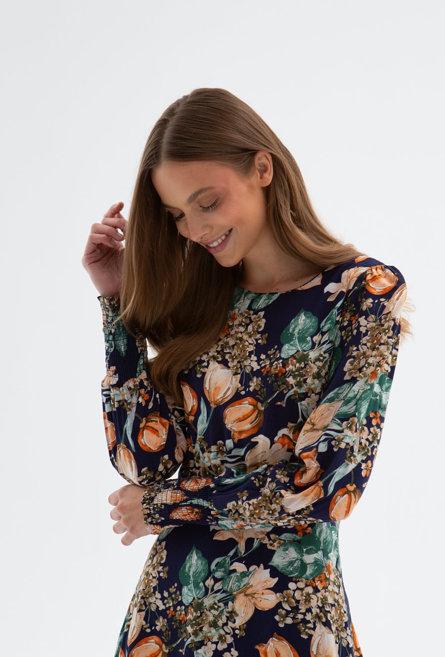 Kwiecista sukienka z wiskozy