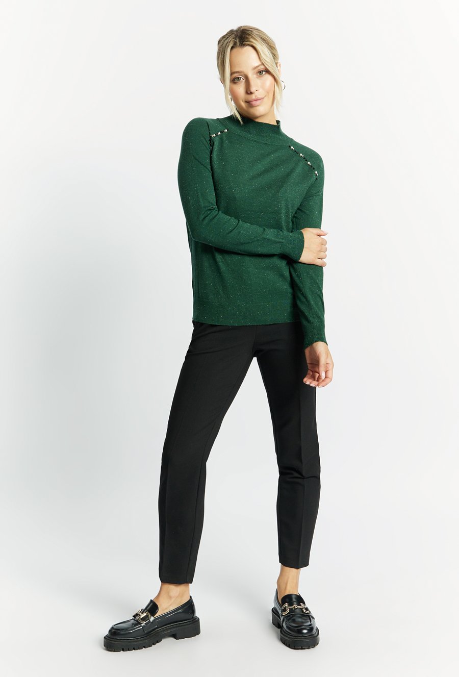 Połyskujący sweter z dżetami