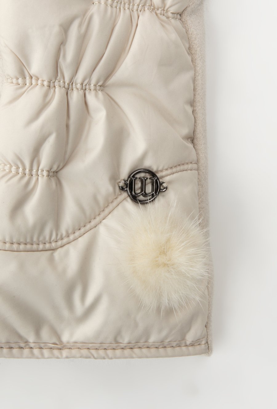 Rękawiczki z subtelnym pomponem