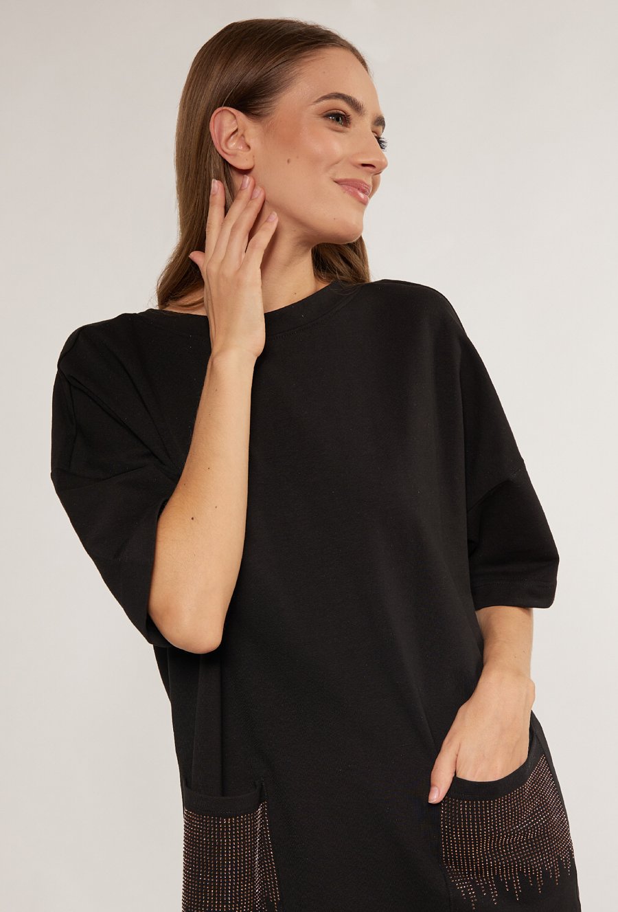 Sukienka ze zdobieniem