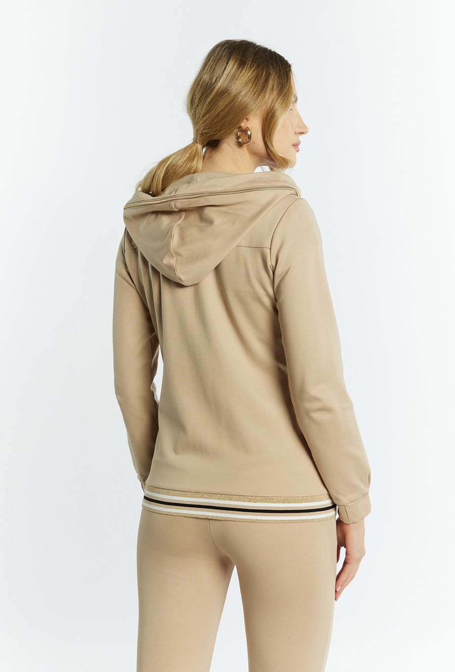 Rozpinana bluza z kapturem