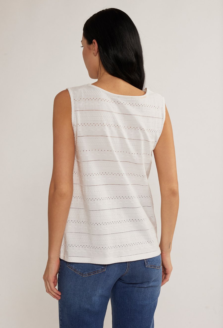 Ażurowa bluzka zapinana na guziki