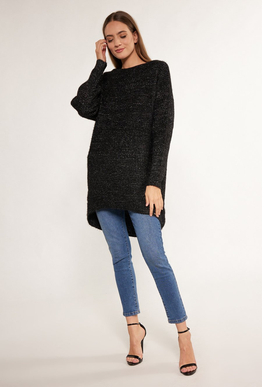 Sweter z dłuższym tyłem