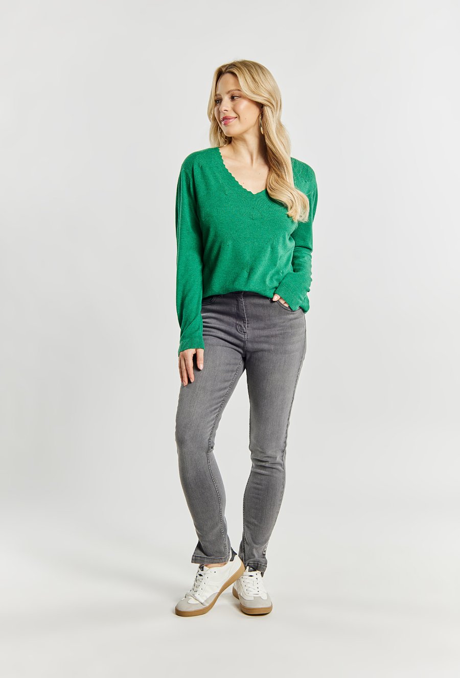 Połyskujący sweter damski