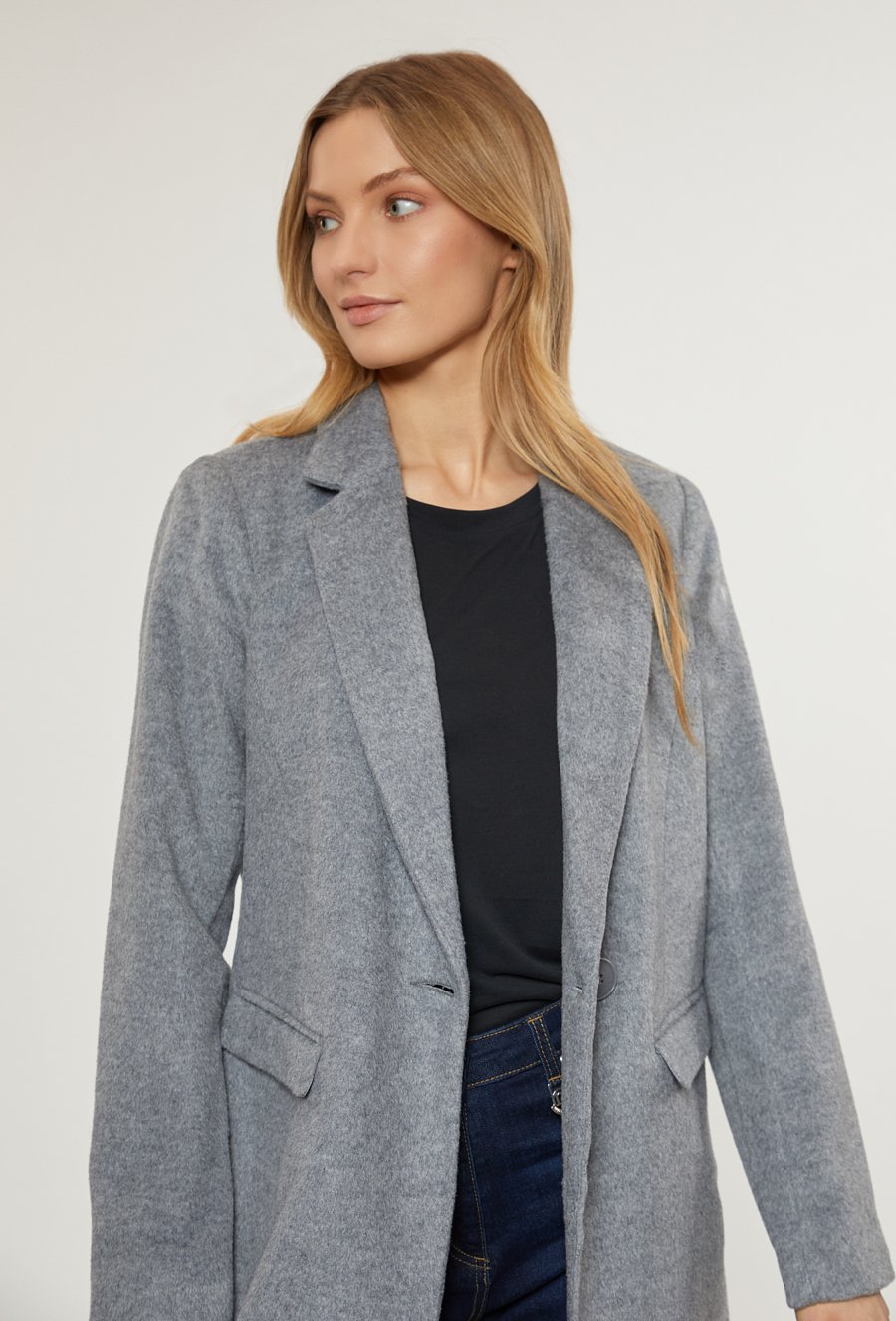 Wełniany płaszcz damski