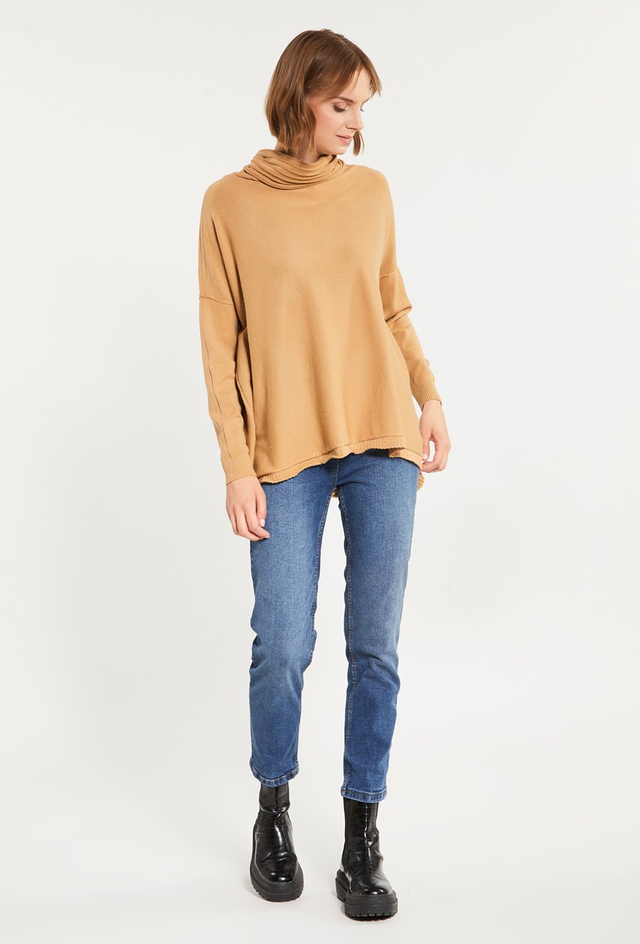 Sweter damski z golfem