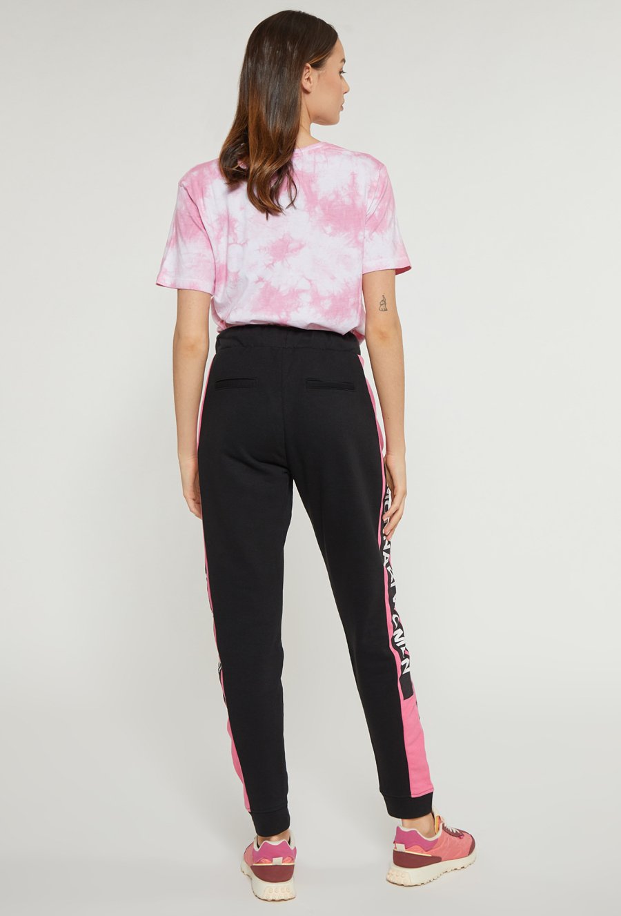 Spodnie dresowe z aplikacją